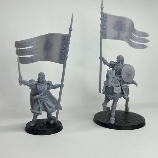 photo_2024-09-26_02-07-42-2.jpg Captain of Ivory Tower( foot and mount)