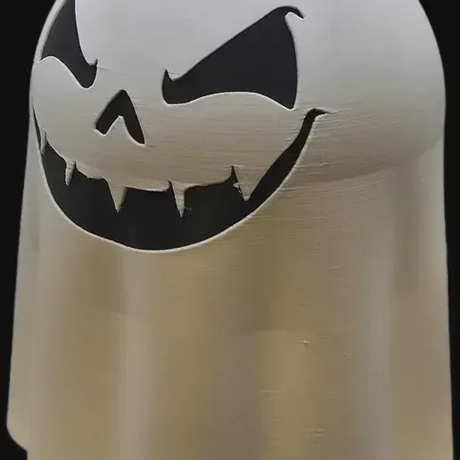 421c4aa7-7189-42fd-93e5-71ee6f0eed3d.webp Fantasma flotante luminoso