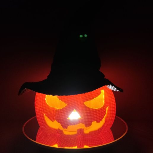 IMG_20240913_002354.jpg Halloween pumpkin filled with candy