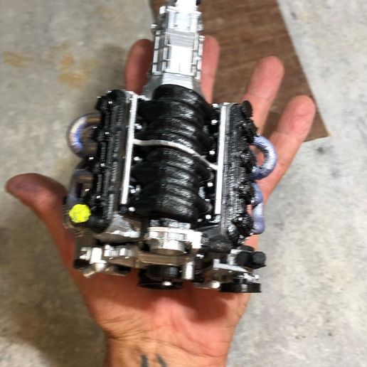 Archivo STL Motor V8 escala 1/10・Diseño imprimible en 3D para descargar ...