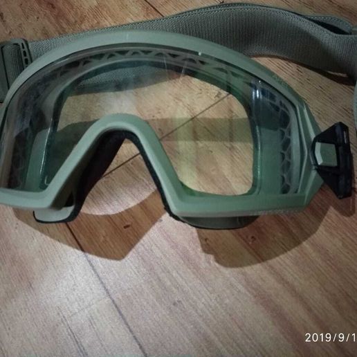 goggle smith hold 3D model by dep_tech