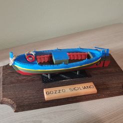 20231108_201535.jpg Typical sicilian fishing boat model