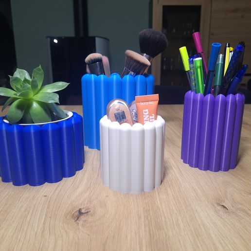 20251203_082236.jpg Многоцелевой горшок для печати - Изменяемый STL (горшок для растений, карандашей, кистей и т.д.)