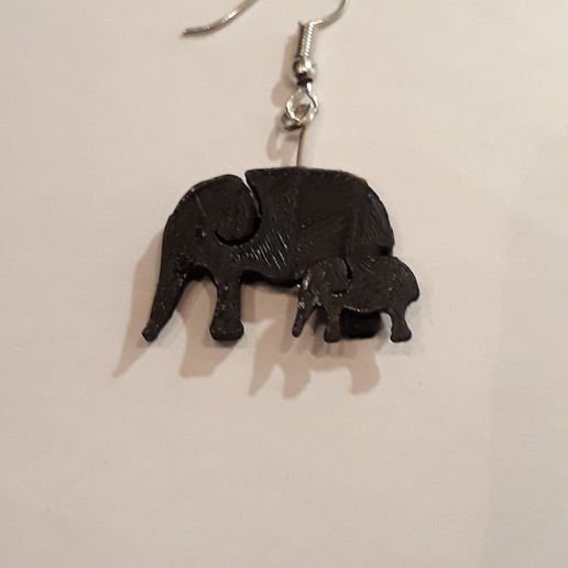 Earrings elephant with baby - 3D model önizlemesi