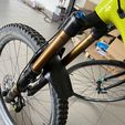 tempImagePVx66N.jpg Mounting adapter for FOX MudGuart 36/38 on the rear triangle or suspension fork