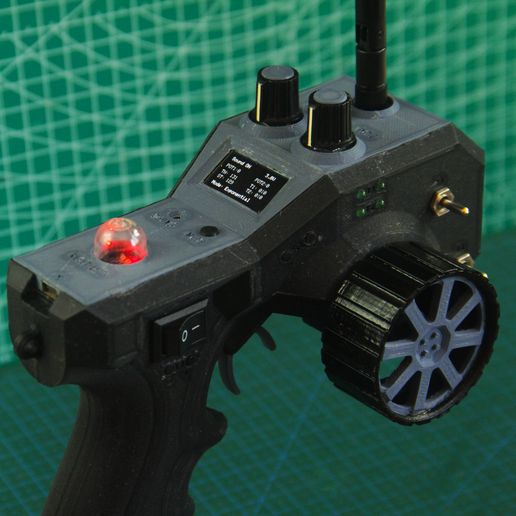 📻 Arduino Grip Transmitter for RC Cars and Boats 8CH Radio