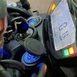 IMG_9176-1.jpg Suzuki SV650 3. nesil (2016-) USB prizi/voltmetre/aksesuar braketi