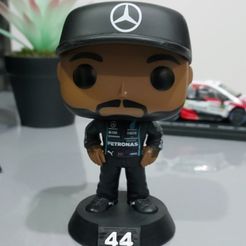 VideoCapture_20230129-194549.jpg STL file Support Funko Pop - Lewis Hamilton・Model to download and 3D print