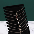 port-bijou-carré-vue-de-face-photo.png Jewelry holder
