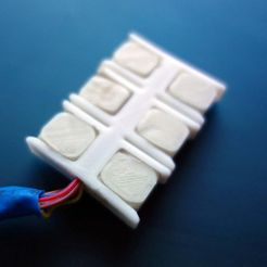 pushbuttonthumb.jpg STL-Datei Push button enclosure kostenlos・Vorlage für den 3D-Druck zum herunterladen