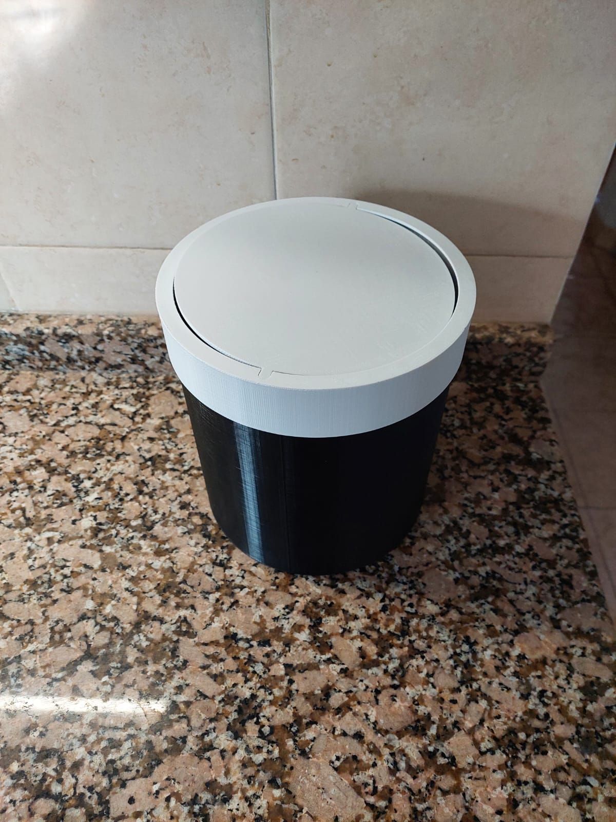 STL file Minimalist Trash Can・3D printable design to download・Cults