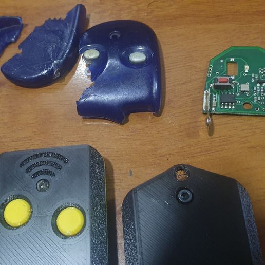 20250627_145848.jpg Funda de repuesto duradera para mando a distancia de puerta TXB-42R-N de Key Automation 900 (y variantes)