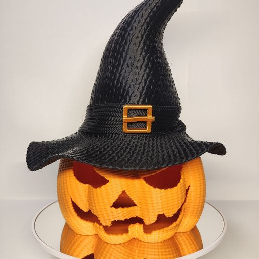 IMG_20240913_001122.jpg Halloween pumpkin filled with candy