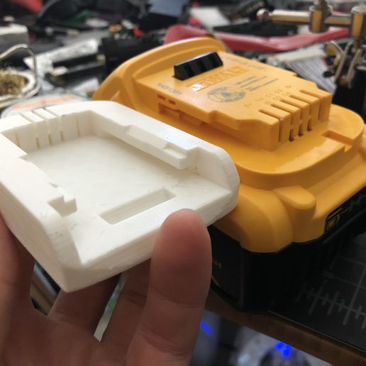 DeWalt Drill Battery Mount for Electric Skateboard (+anything else) - 3D model önizlemesi