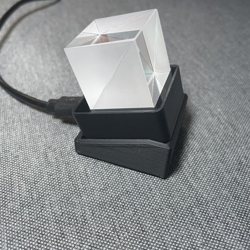 IMG_2331.jpg GeekMagic holographic cube stand