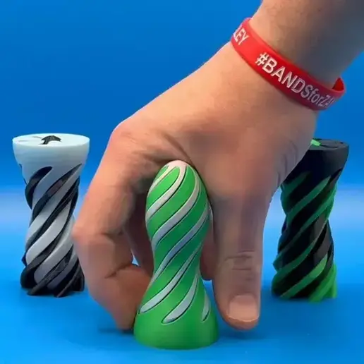 8A9E4398-42AA-4989-AD4A-519BE0EC9F4D1-ezgif.com-video-to-webp-converter.webp Pawn Spiral Passthrough Fidget Toy