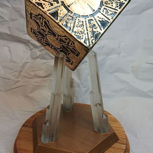 DSC_1357_2.JPG Crystal Cube Stand