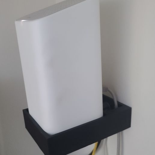 20220114_130719.jpg Xfinity Wireless Modem Wall Mount