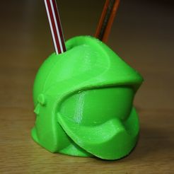 IMG_0094.JPG Fichier STL Casque F1 support crayon・Modèle à télécharger et à imprimer en 3D