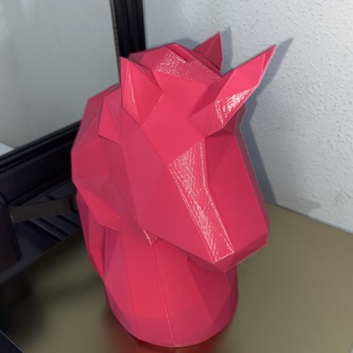 ci 4 i di i MI} DAMIAN Pt ni ia) Hi iy ae ae o | ie “ roll 2 - g a Lowpoly piggy bank unicorn head.