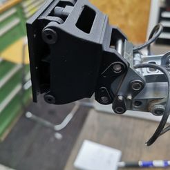 IMG_20230830_214817.jpg STL file Compressor Volvo EC 160 e・3D printable design to download