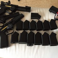 3dd1e4526678f34c319697498faaa086_display_large.JPG Free STL file FN-FAL / AR Grip (M3 Bolt Version with Storage)・3D printer design to download