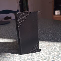 Einfache Boxen für 2 bis 6 SD-Karten oder 4 bis 12 microSD-Karten