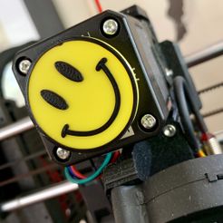 IMG_9409.JPG STL-Datei Smiley Face - Extruder Spinner kostenlos・3D-Druck-Modell zum herunterladen