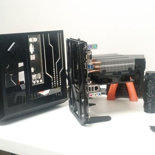 IMG_20160923_180020439.jpg Square PC Case Tron Vaporwave