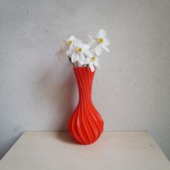 20220420_213637.jpg Suny vase