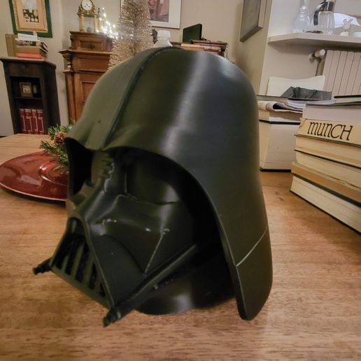 20241207_232157-2.jpg Modelo Darth Vader da Guerra das Estrelas