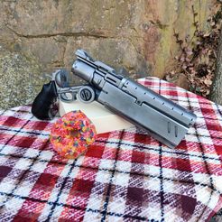 Vashs Pistole aus Trigun Stampede