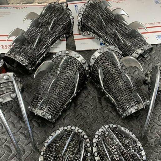 384154837_1727148127690531_8578918002026418675_n.jpg TMNT Shredder Armor from the 1990 movie accurate