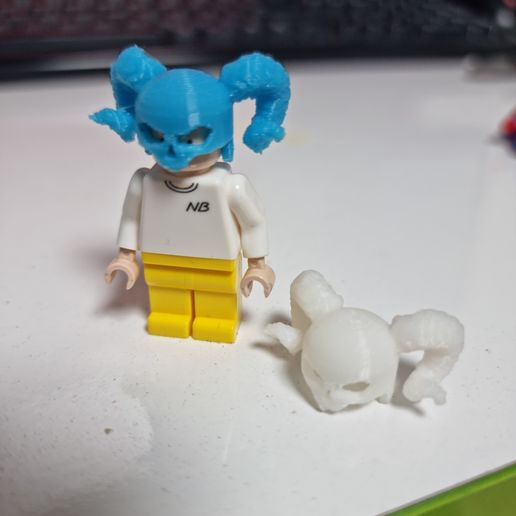 2.jpg lego skull helm