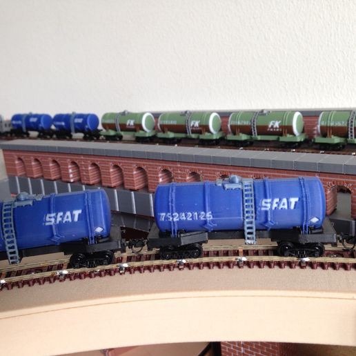 IMG_1615.jpg UNI Temp SFAT Gasoline Tank Car N Scale HO Scale & Kids HO Scale