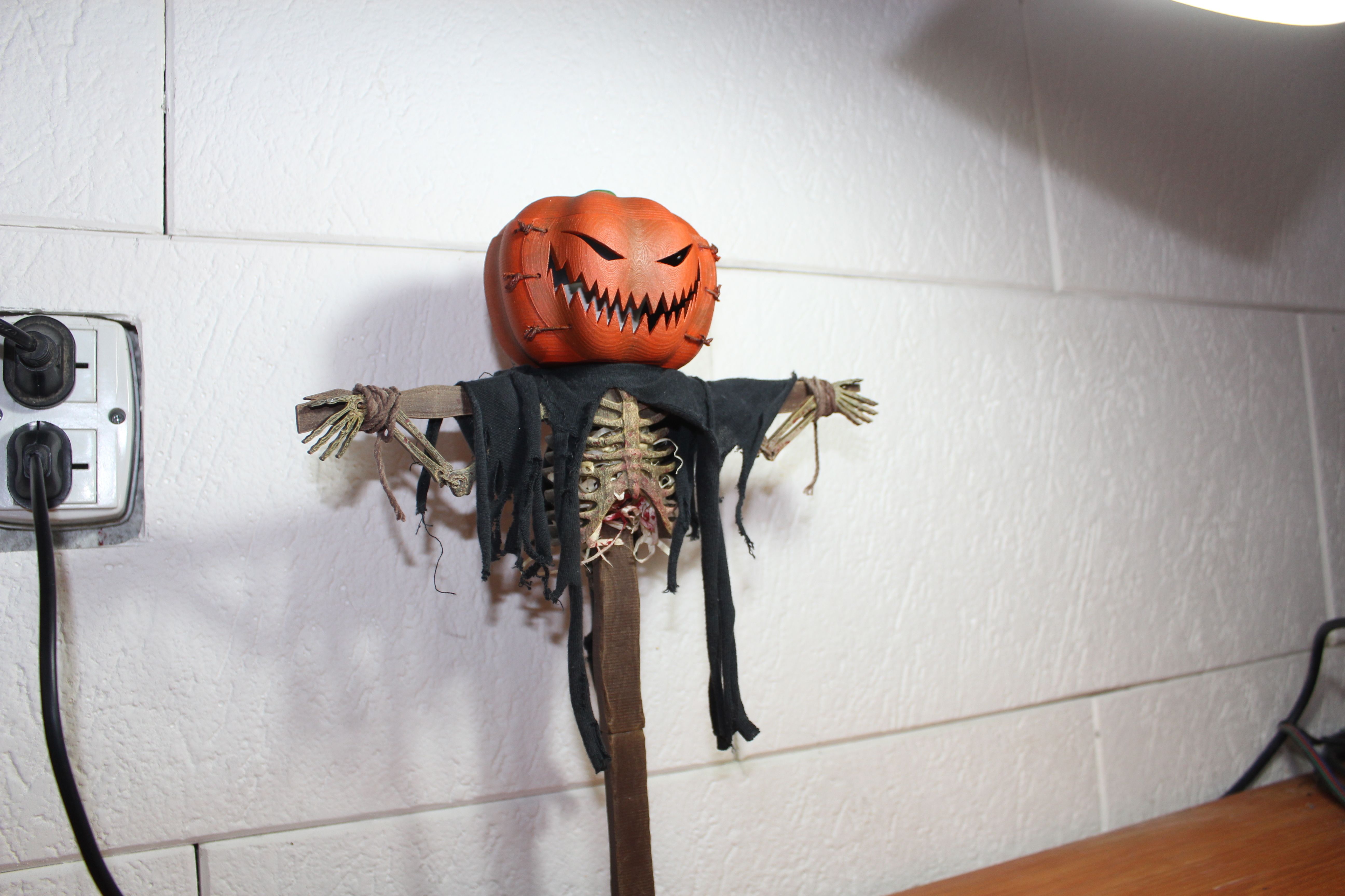 IMG_0642.JPG STL-Datei Scarecrow Lamp Halloween herunterladen • 3D-druckbare Vorlage, jayceedante