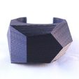 BrataraFaceted_1.jpg Facettiertes Manschettenarmband