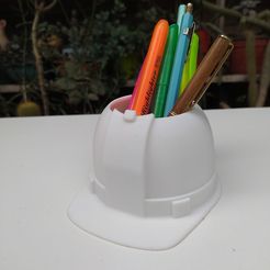 1685395728136.jpg Fichier STL CASQUE DE TRAVAIL PORTE-CRAYON・Modèle imprimable en 3D à télécharger