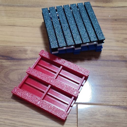 IMG_20250628_080300.jpg подставка в виде паллеты