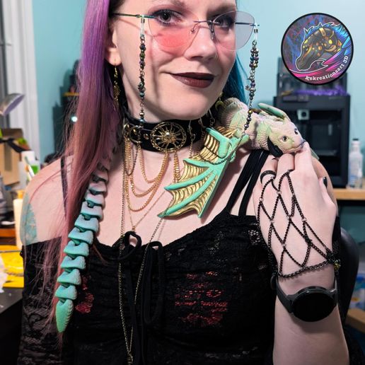 eba9d229-0746-433a-9aba-500c33ffc5eb.jpg Flexi Shoulder Drape Wyrm