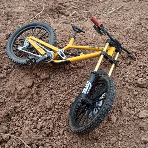 🦸 Commencal FSR downhill bike・ STL File for 3D printing・Cults