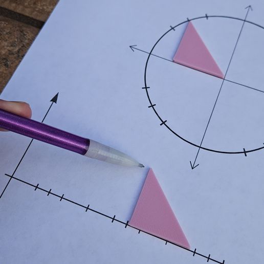 20251117_160526.jpg Unité Cercle Triangles et plateau