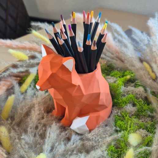 🦊 Low-Poly Fox Pencil Holder・ STL File for 3D printing・Cults