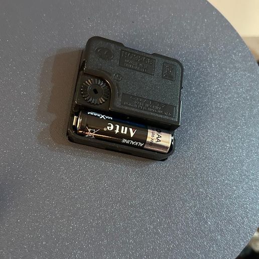 parte-de-atras-de-reloj.jpeg reloj mural  crossfit