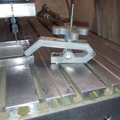 20130311_185505_display_large.jpg Archivo 3D gratis abrazadera para CNC・Modelo imprimible en 3D para descargar