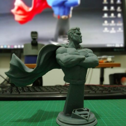 WhatsApp-Image-2021-09-05-at-2.13.21-AM-3.jpeg SUPERMAN fanart bust alex ross style 3D print model