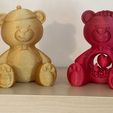 Valentins-Teddybär-Ornament ohne Stützen an Ort und Stelle gedruckt
