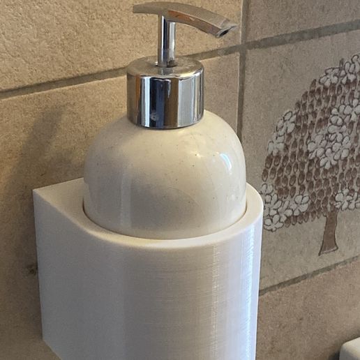 C10B5B89-0D31-4BB2-9B92-AEDCC2A4290E.jpg Wandhalter für Seifenspender