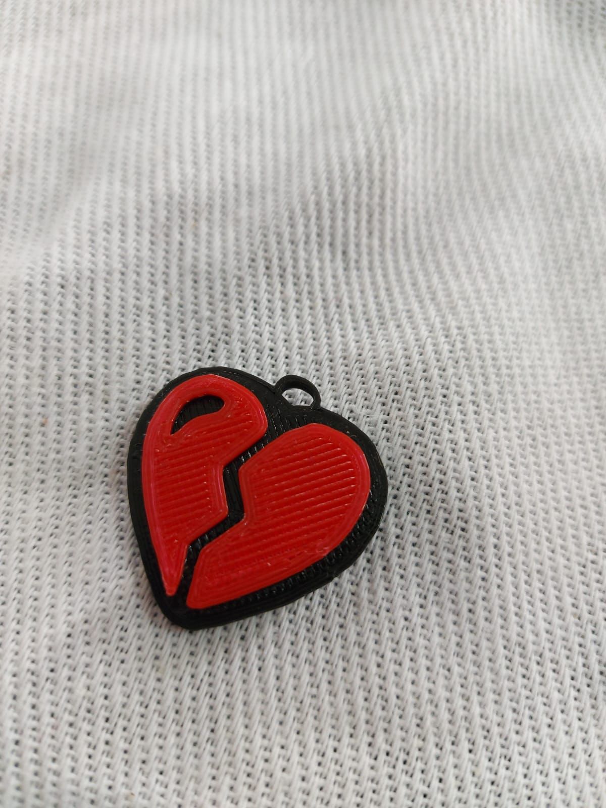 Download free file Broken Heart / Broken Heart Key Ring • 3D printable