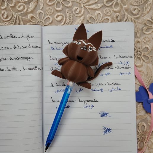 IMG_20240304_221829.jpg Charming Cat Pen Topper